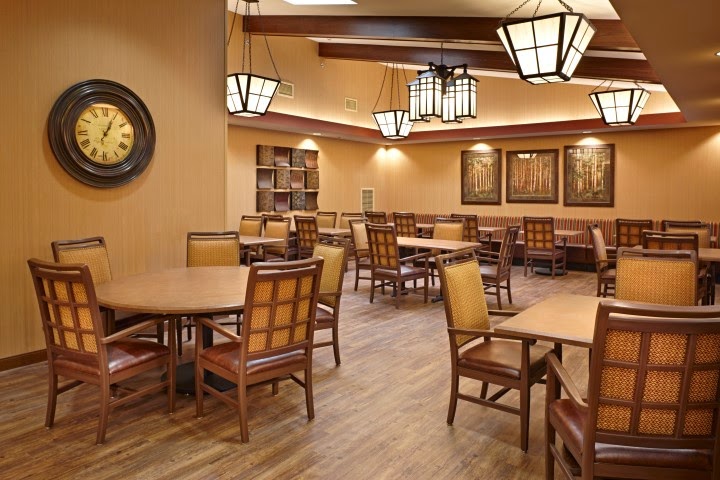 BEND TRANSITIONAL CARE nursing home in BEND, OR - Photo 3 of 9