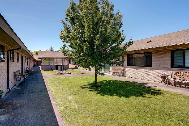 GATEWAY CARE AND RETIREMENT nursing home in PORTLAND, OR - Photo 2 of 5