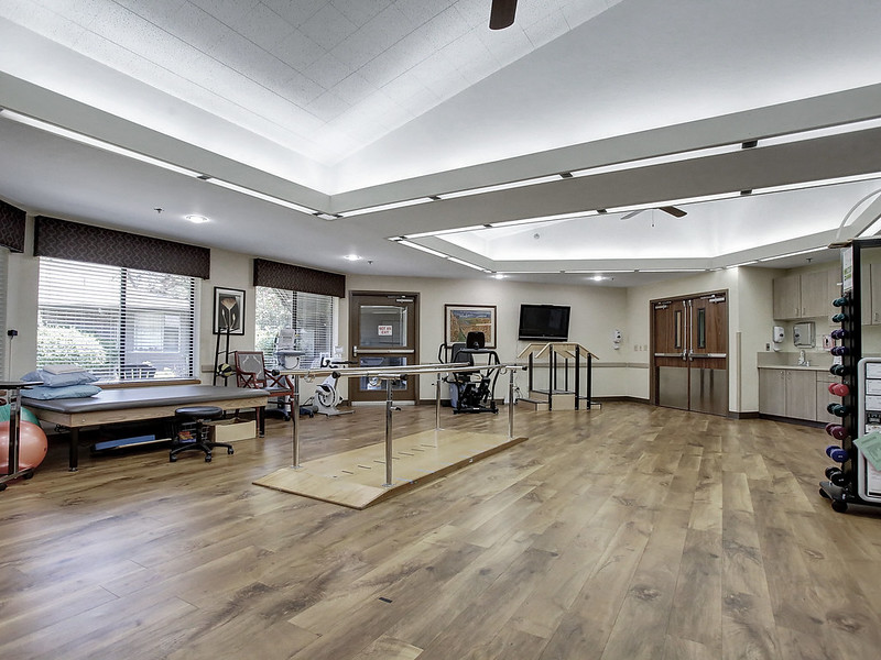 STANLEY POST ACUTE nursing home in MILWAUKIE, OR - Photo 4 of 10