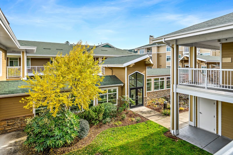 CASCADE MANOR nursing home in EUGENE, OR - Photo 2 of 10