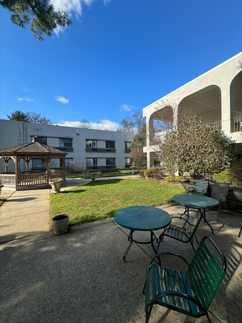 PINE VIEW HEALTHCARE AND REHABILITATION CENTER nursing home in BROOMALL, PA - Photo 2 of 5