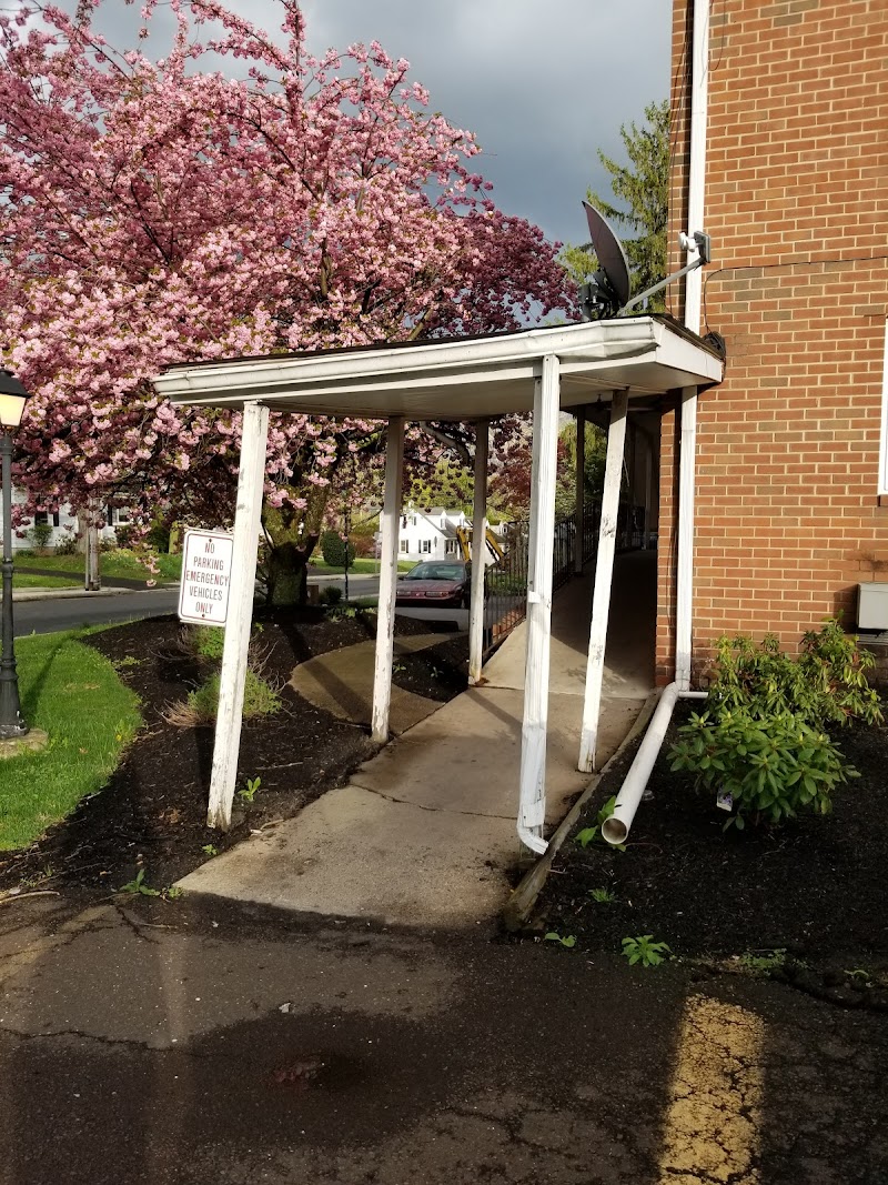 HARBORVIEW REHABILITATION CARE CENTER AT DOYLESTOW nursing home in DOYLESTOWN, PA - Photo 5 of 5
