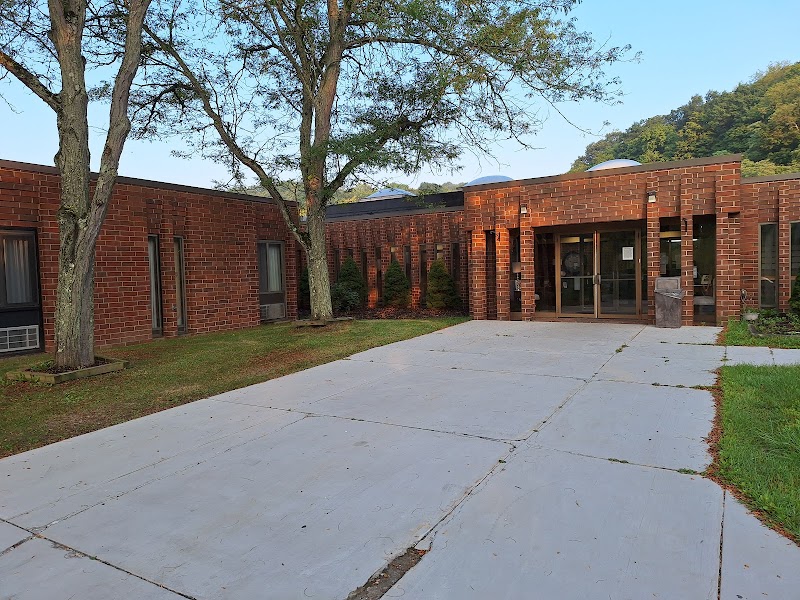 WECARE AT MURRYSVILLE REHAB AND NURSING CENTER nursing home in MURRYSVILLE, PA - Photo 4 of 5