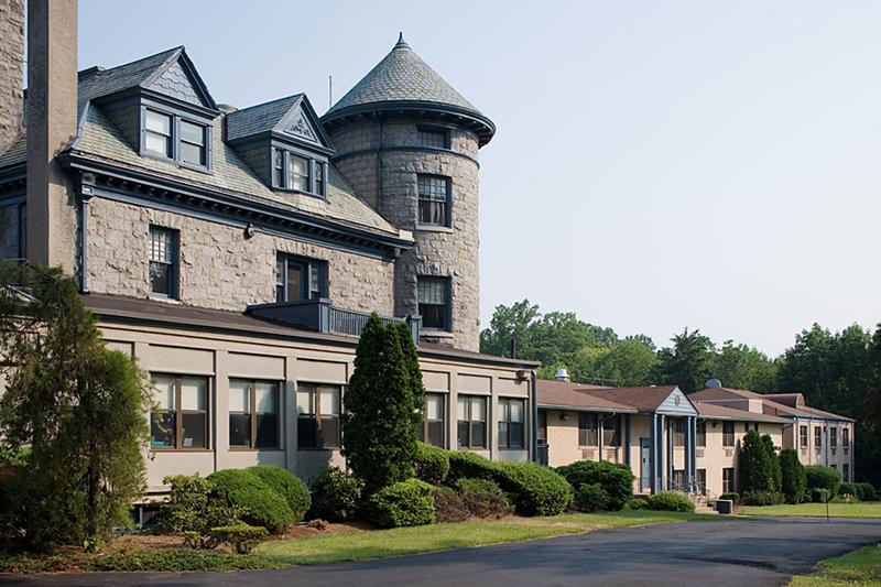 SILVER STREAM NURSING AND REHABILITATION CENTER nursing home in SPRING HOUSE, PA - Photo 3 of 5