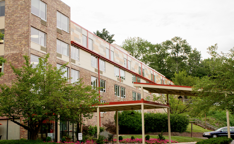 PINE RUN HEALTH CENTER nursing home in DOYLESTOWN, PA - Photo 3 of 10