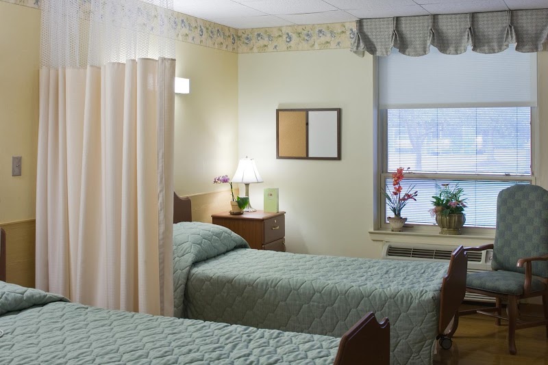 QUAKERTOWN CENTER nursing home in QUAKERTOWN, PA - Photo 4 of 8