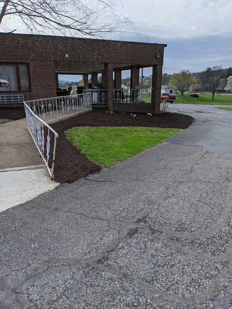 PREMIER AT PERRY VILLAGE FOR NURSING AND REHAB, LL nursing home in NEW BLOOMFIELD, PA - Photo 2 of 5