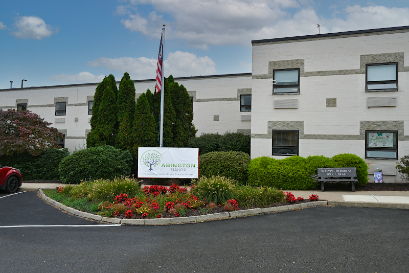 ABINGTON MANOR nursing home in Clarks Summit, PA - Photo 2 of 5