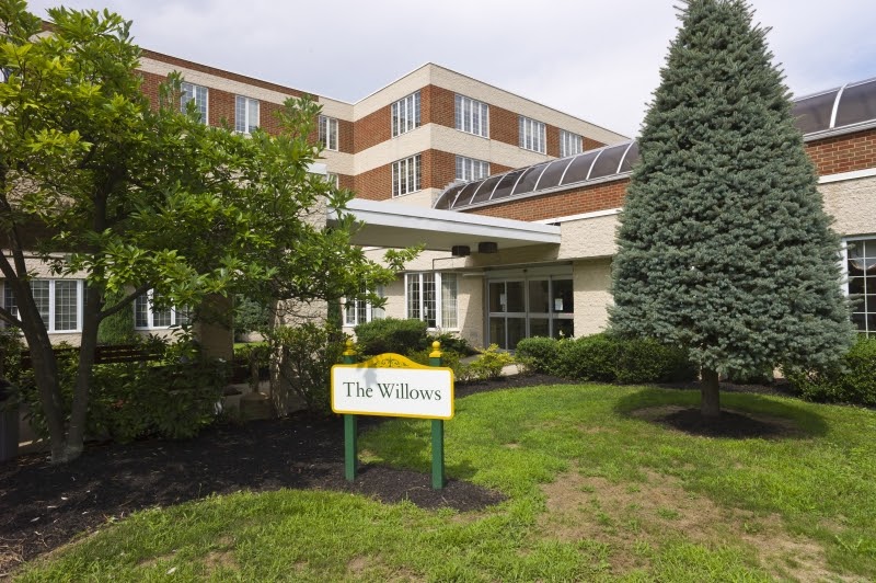 WILLOWS OF PRESBYTERIAN SENIOR nursing home in OAKMONT, PA - Photo 2 of 4