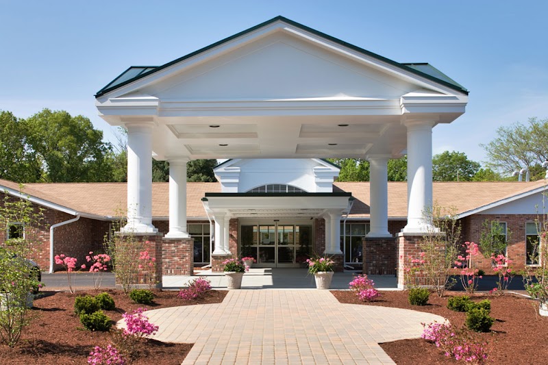 Kent Regency Center nursing home in Warwick, RI - Photo 2 of 10