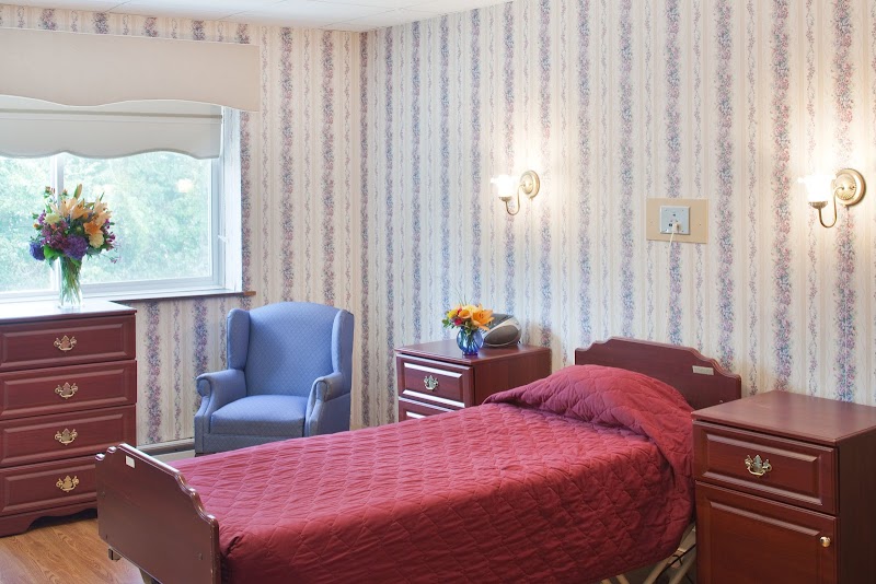 Warren Skilled Nursing and Rehabilitation nursing home in Warren, RI - Photo 5 of 8