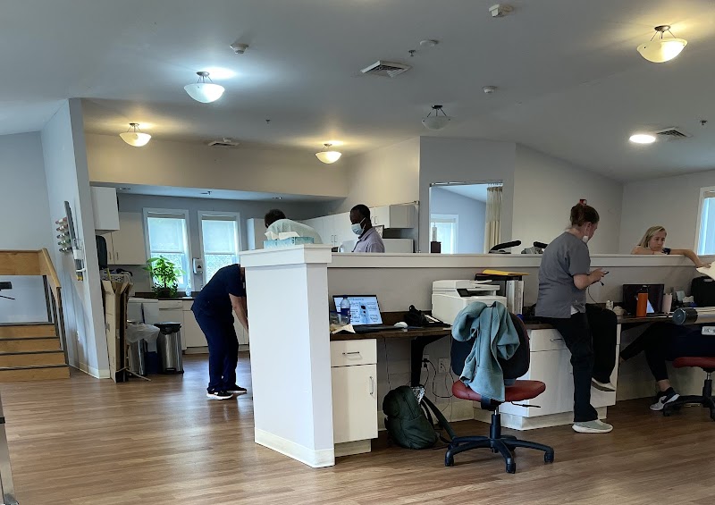 WHITE OAK MANOR - CHARLESTON nursing home in CHARLESTON, SC - Photo 3 of 6