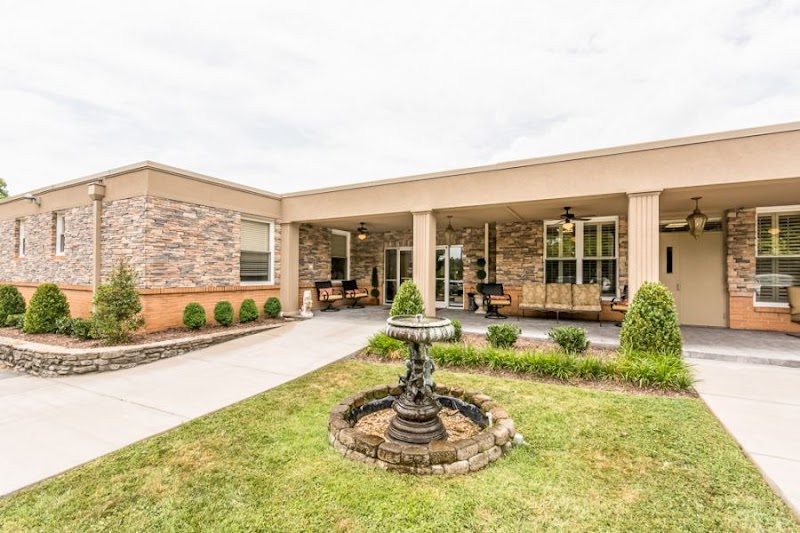GALLATIN  CENTER FOR REHABILITATION AND HEALING nursing home in GALLATIN, TN - Photo 2 of 5