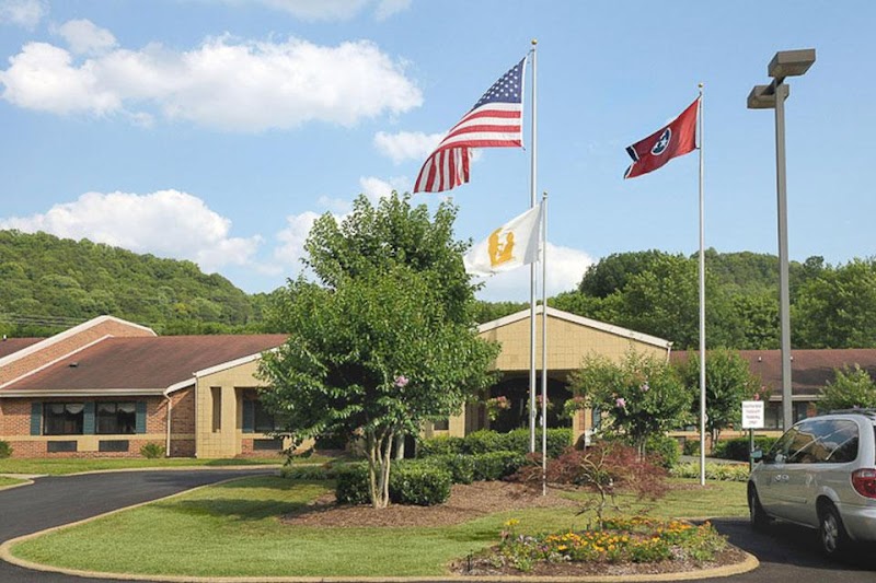 LIFE CARE CENTER OF RED BANK nursing home in CHATTANOOGA, TN - Photo 4 of 5