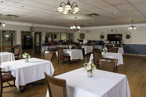 LEBANON CENTER FOR REHABILITATION AND HEALING, LLC nursing home in LEBANON, TN - Photo 1 of 10