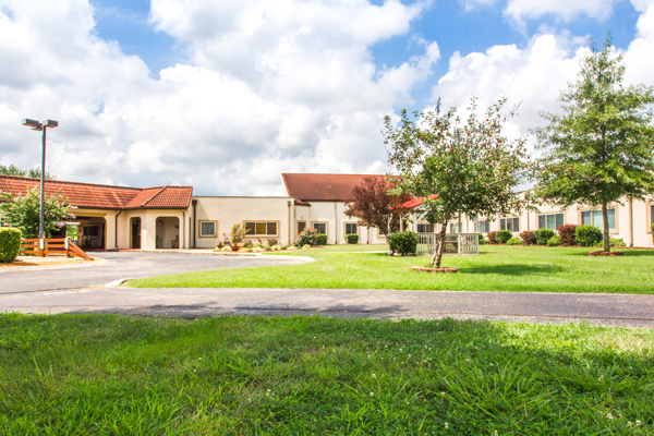 SIGNATURE HEALTHCARE OF CLARKSVILLE nursing home in CLARKSVILLE, TN - Photo 4 of 5