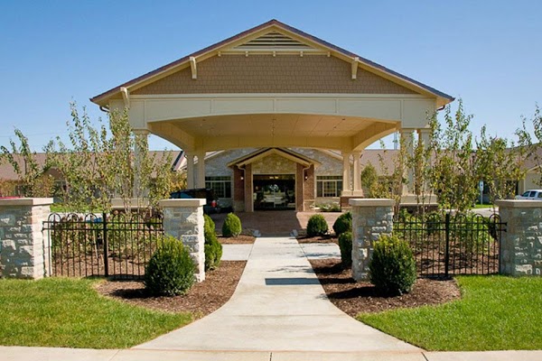 LIFE CARE CENTER OF HICKORY WOODS nursing home in ANTIOCH, TN - Photo 1 of 10