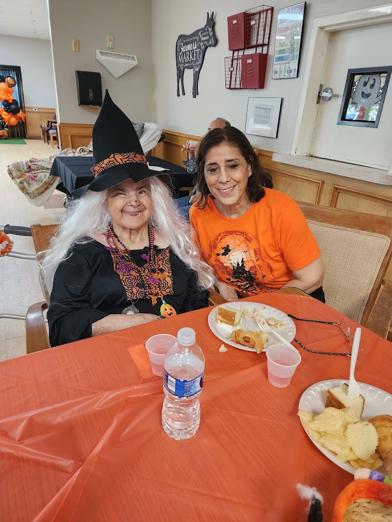 GRAND TERRACE REHABILITATION AND HEALTHCARE nursing home in MCALLEN, TX - Photo 3 of 10