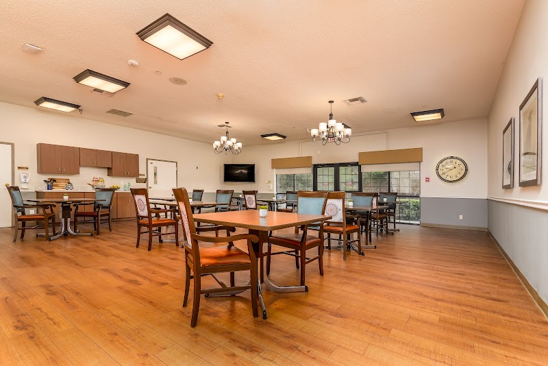 LONGVIEW HILL NURSING AND REHABILITATION CENTER nursing home in LONGVIEW, TX - Photo 4 of 5