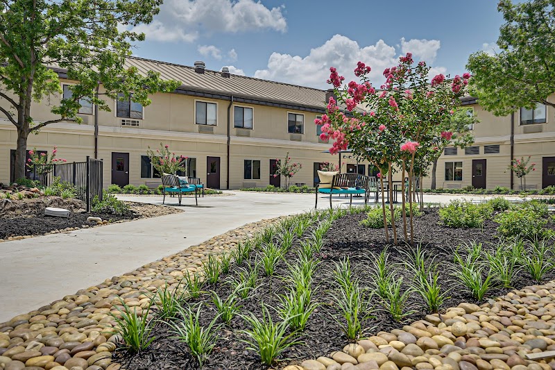 BEDFORD WELLNESS & REHABILITATION nursing home in BEDFORD, TX - Photo 4 of 5