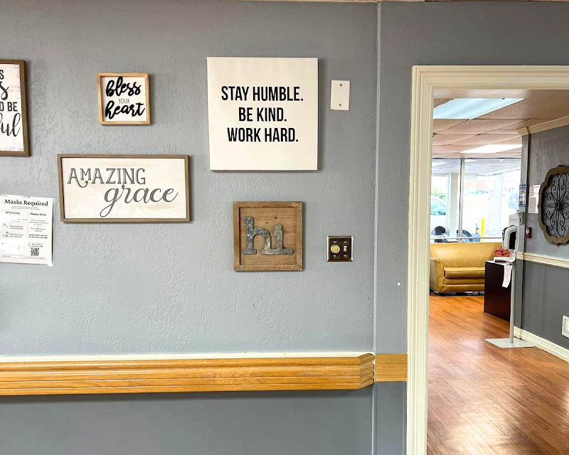 ARLINGTON HEIGHTS HEALTH AND REHABILITATION CENTER nursing home in FORT WORTH, TX - Photo 4 of 5