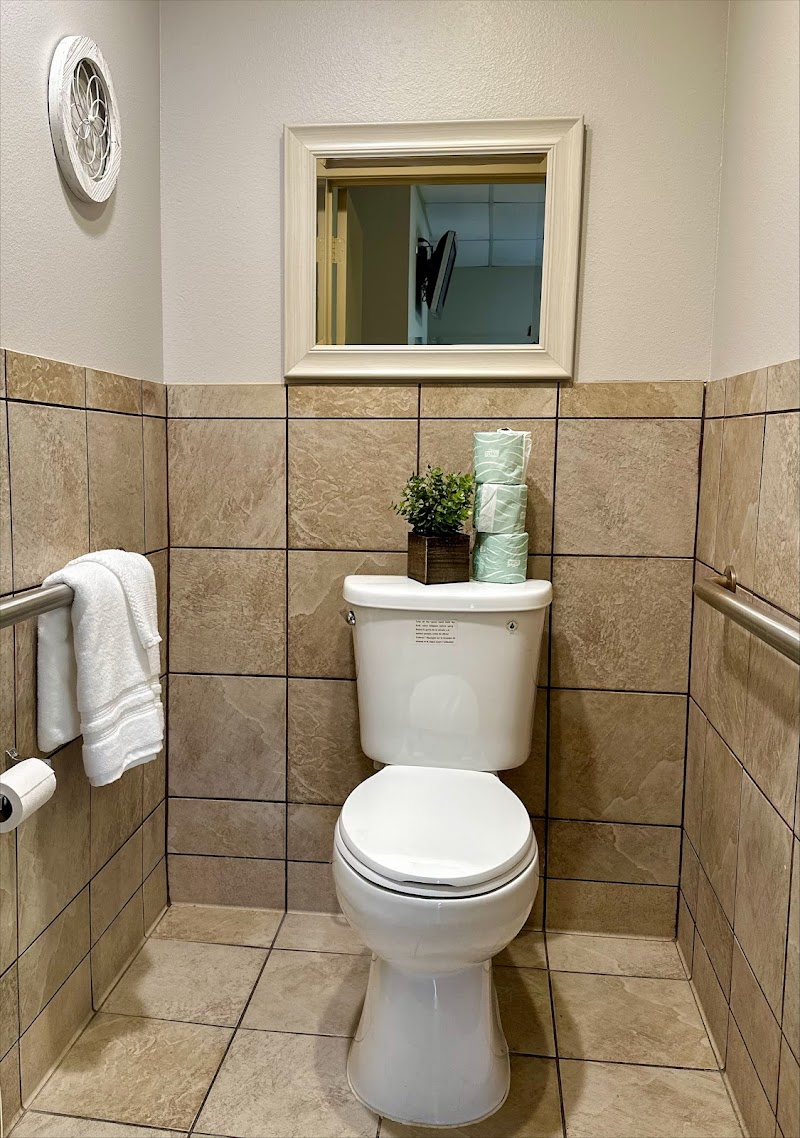 ARLINGTON HEIGHTS HEALTH AND REHABILITATION CENTER nursing home in FORT WORTH, TX - Photo 5 of 5