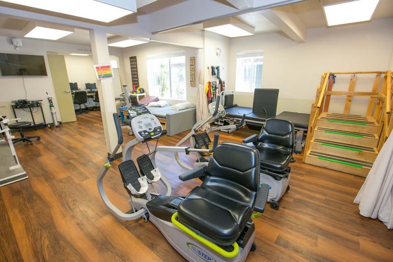 Draper Rehabilitation and Care Center nursing home in Draper, UT - Photo 4 of 10