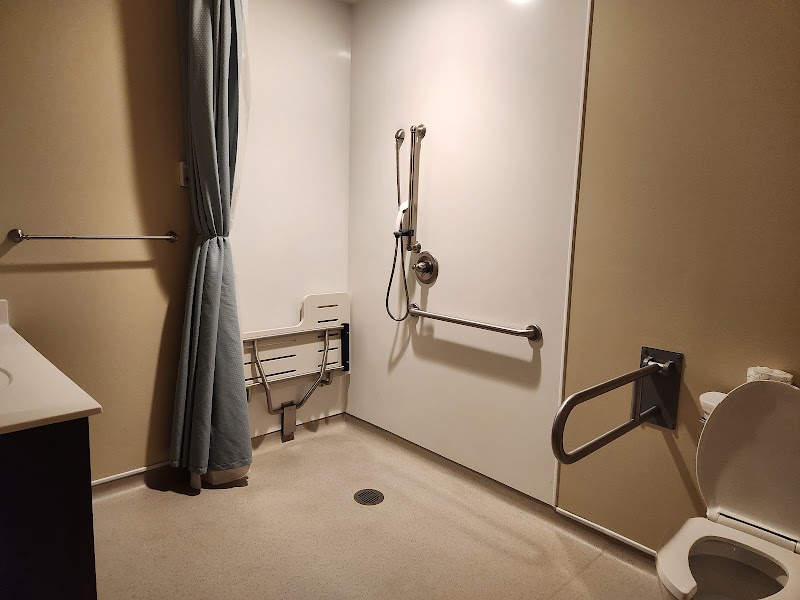 ROMAN EAGLE REHABILITATION AND HEALTH CARE CENTER nursing home in DANVILLE, VA - Photo 5 of 6