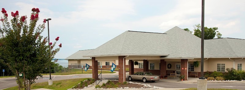 RIVER VIEW ON THE APPOMATTOX HEALTH & REHAB CENTER nursing home in HOPEWELL, VA - Photo 2 of 5