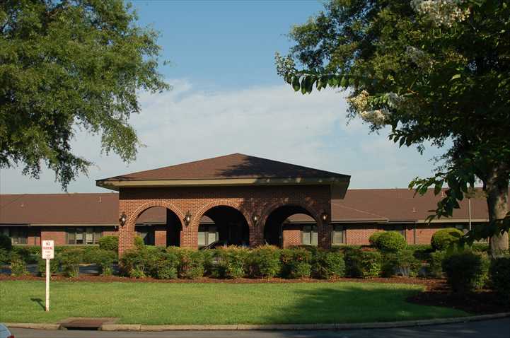 WATERSIDE HEALTH & REHAB CENTER nursing home in NORFOLK, VA - Photo 2 of 5