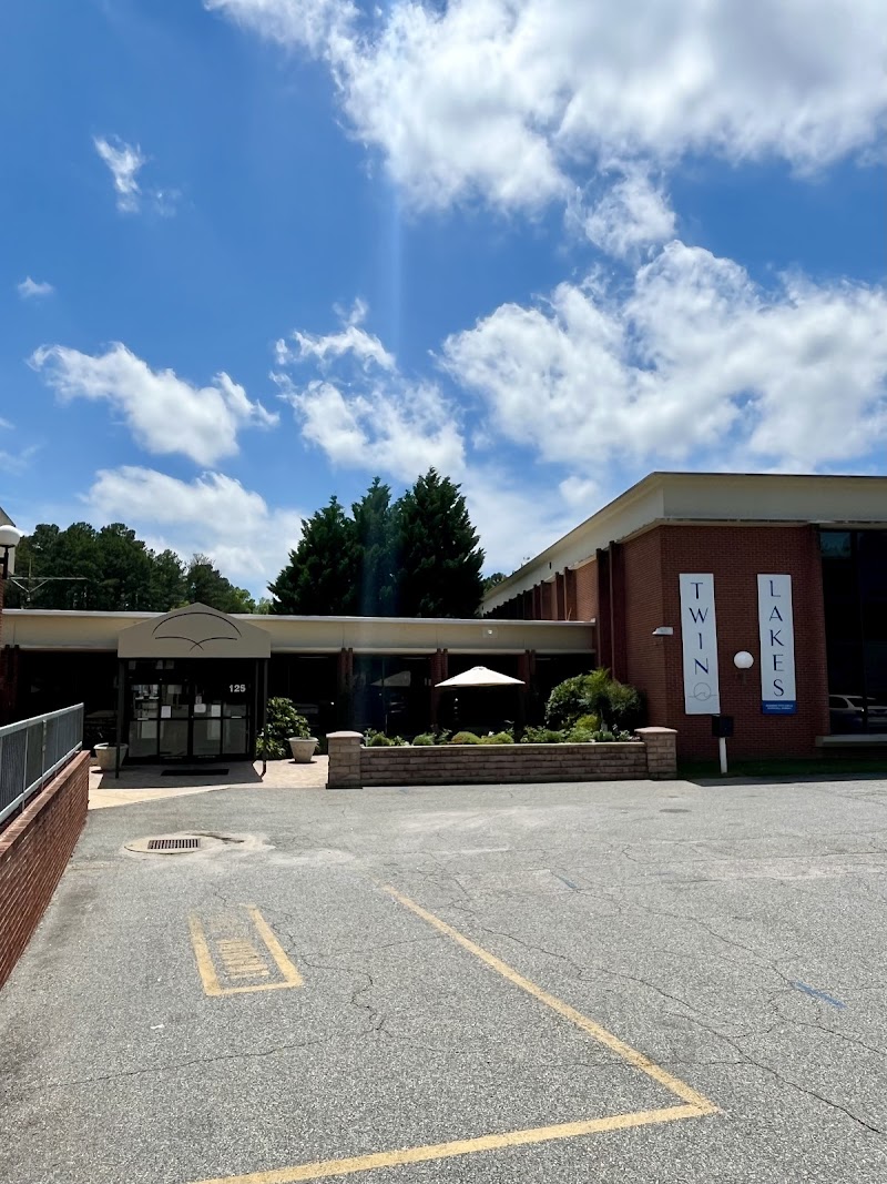 Twin Lakes Rehabilitation and Nursing nursing home in SOUTH HILL, VA - Photo 2 of 2