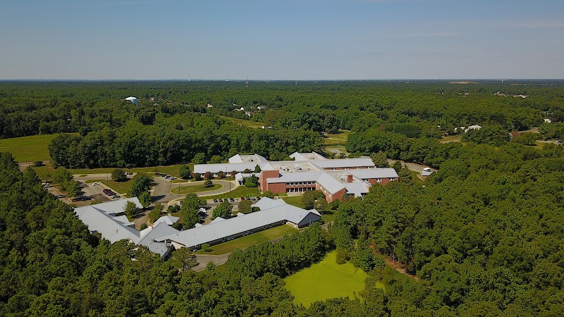 ELIZABETH ADAM CRUMP HEALTH AND REHAB nursing home in GLEN ALLEN, VA - Photo 3 of 5