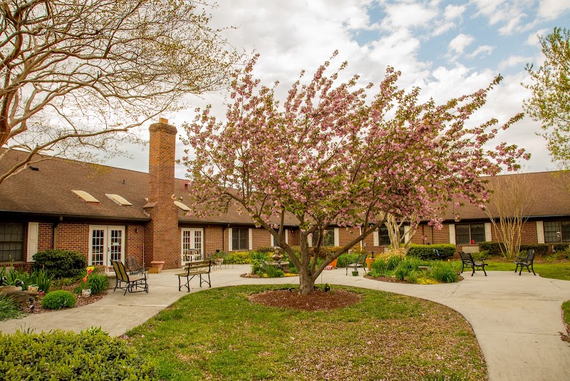 RIVERSIDE LIFELONG HEALTH & REHAB SMITHFIELD nursing home in SMITHFIELD, VA - Photo 3 of 10