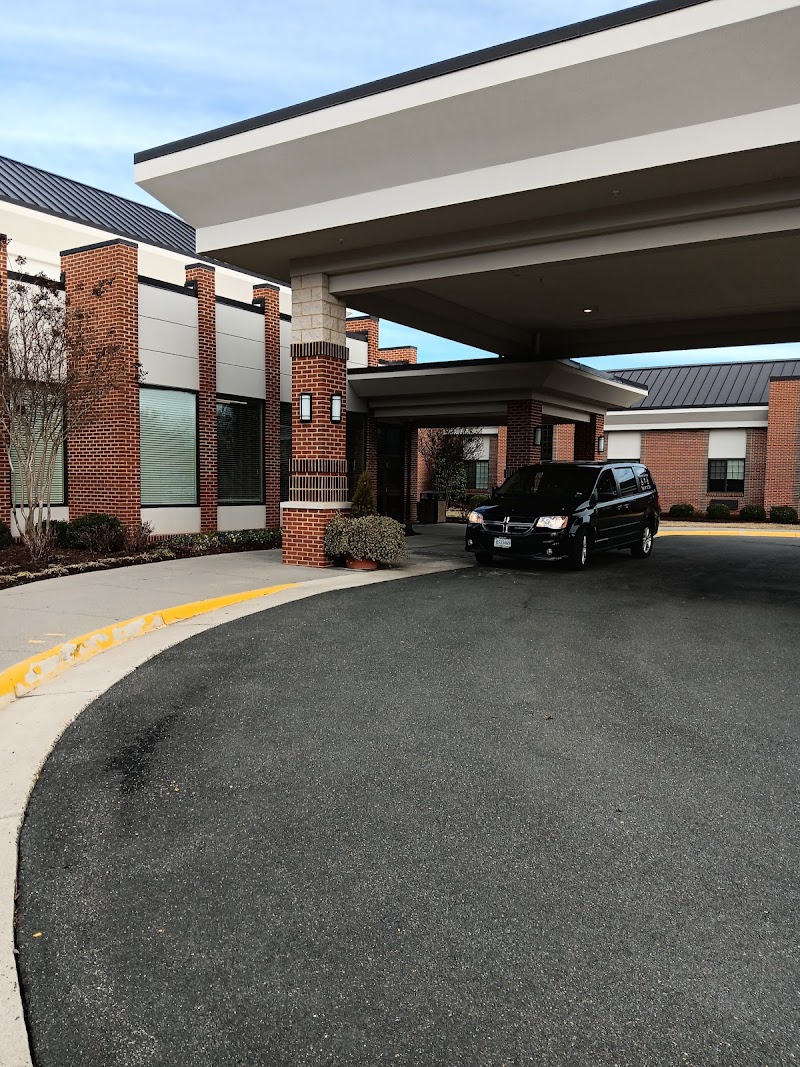 LAKE MANASSAS HEALTH & REHABILITATION CENTER nursing home in GAINESVILLE, VA - Photo 4 of 10