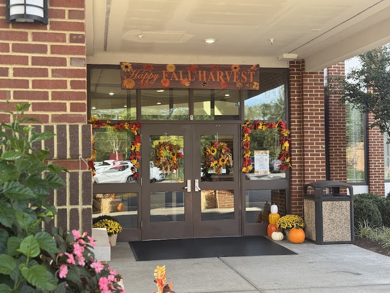 LAKE MANASSAS HEALTH & REHABILITATION CENTER nursing home in GAINESVILLE, VA - Photo 5 of 10