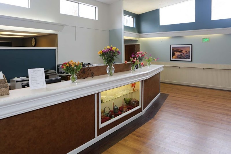 REDMOND CARE AND REHABILITATION CENTER nursing home in REDMOND, WA - Photo 4 of 10