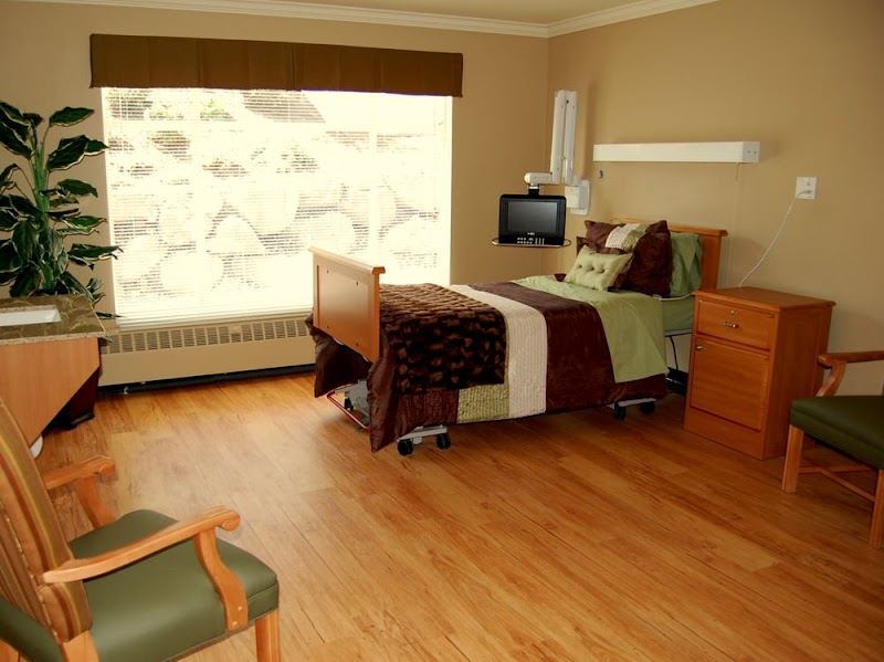 SHORELINE HEALTH AND REHABILITATION nursing home in SEATTLE, WA - Photo 4 of 10