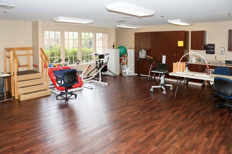 RAINIER REHABILITATION nursing home in PUYALLUP, WA - Photo 5 of 9