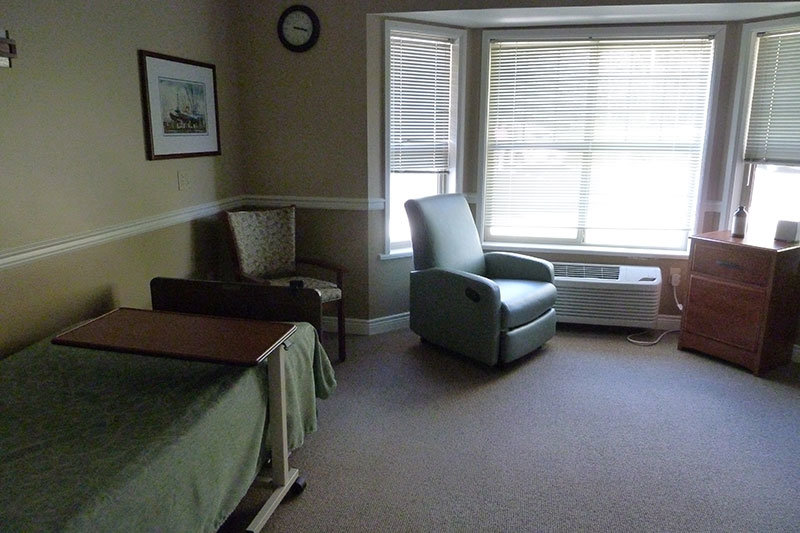 STAFHOLT HEALTH AND REHABILITATION OF CASCADIA nursing home in BLAINE, WA - Photo 5 of 8