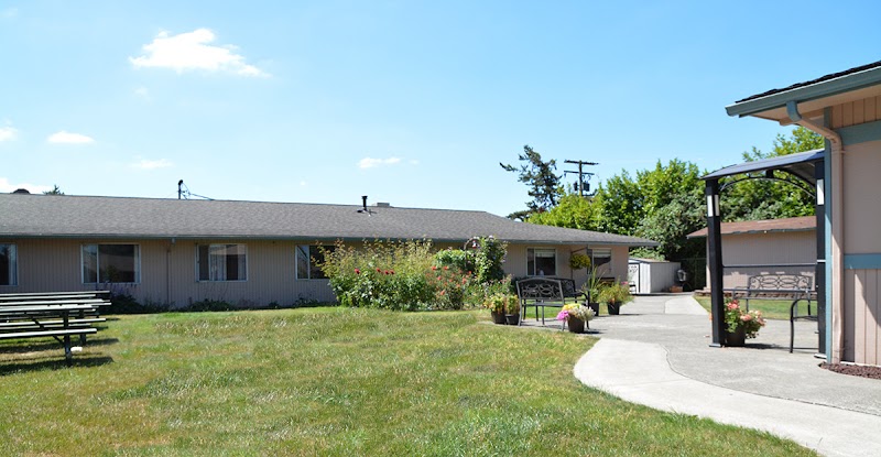 BENSON HEIGHTS REHABILITATION CENTER nursing home in KENT, WA - Photo 2 of 5