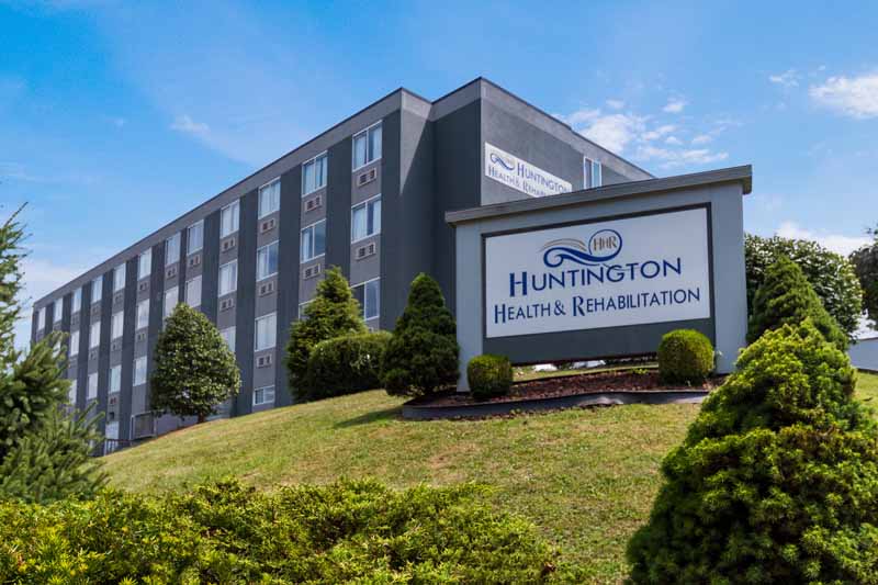 HUNTINGTON HEALTH AND REHABILITATION CENTER nursing home in HUNTINGTON, WV - Photo 2 of 5