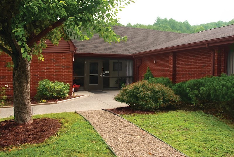 SUMMERS HEALTHCARE CENTER nursing home in HINTON, WV - Photo 2 of 5