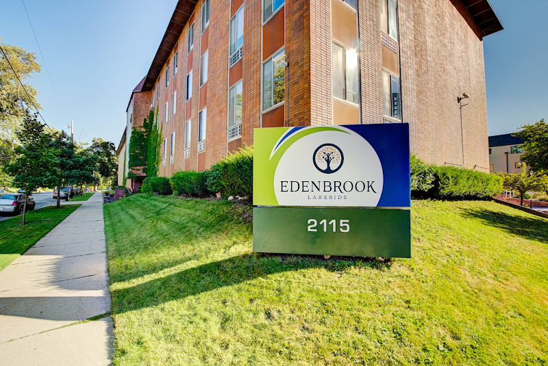 EDENBROOK LAKESIDE nursing home in MILWAUKEE, WI - Photo 2 of 5