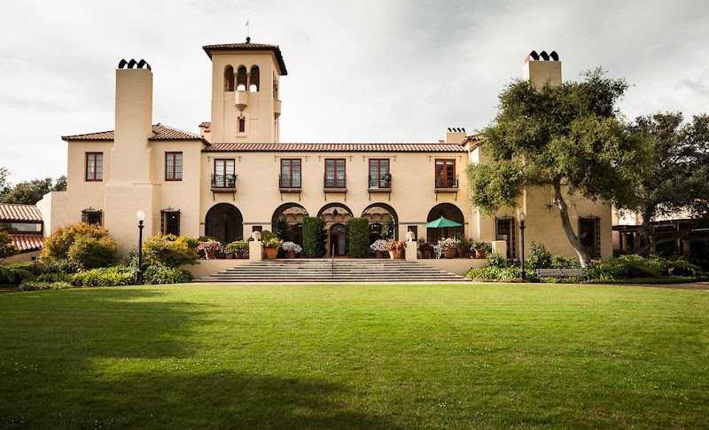 Casa Dorinda nursing home in Santa Barbara, CA - Photo 4 of 10