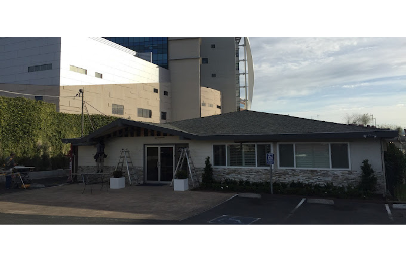 VALLEY POINTE NURSING & REHABILITATION CENTER nursing home in CASTRO VALLEY, CA - Photo 2 of 10