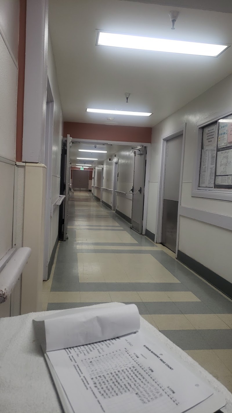 LAKEWOOD HEALTHCARE CENTER nursing home in DOWNEY, CA - Photo 2 of 5