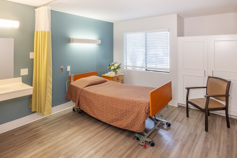 AVIARA HEALTHCARE CENTER nursing home in ENCINITAS, CA - Photo 4 of 5