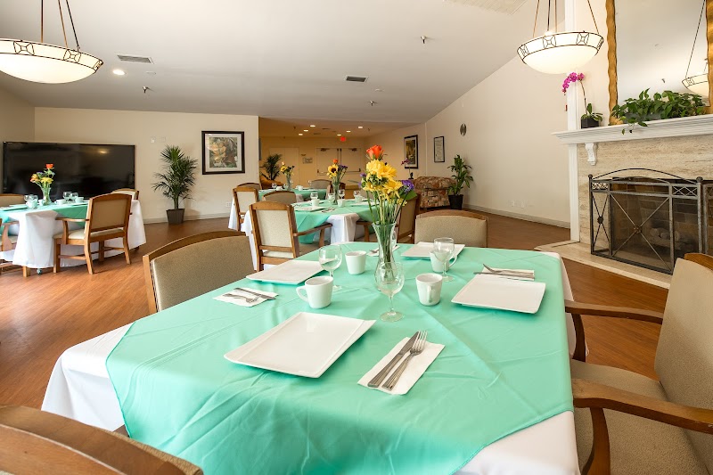 SUNSET VILLA POST ACUTE nursing home in LONG BEACH, CA - Photo 3 of 5
