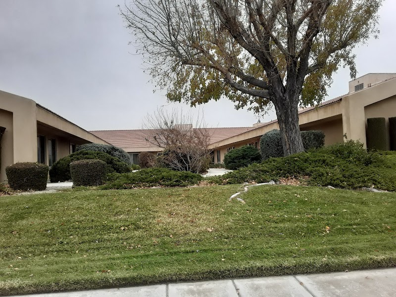 APPLE VALLEY CARE CENTER nursing home in APPLE VALLEY, CA - Photo 5 of 10