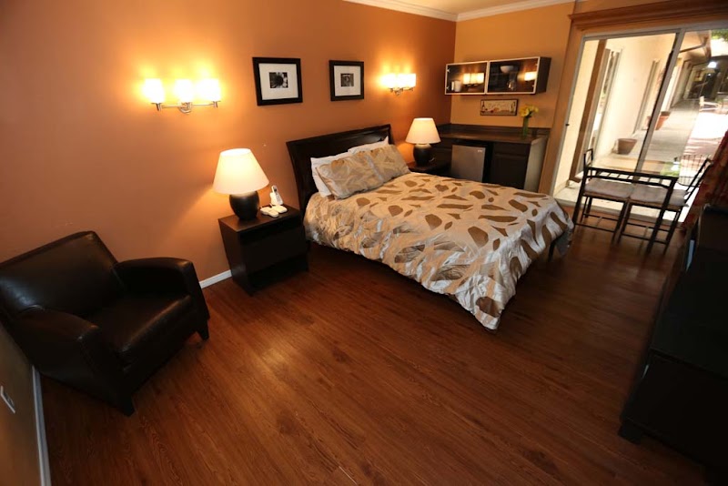 Victoria Care Center nursing home in Ventura, CA - Photo 5 of 10